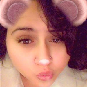 Meet your Posher, Elizabeth